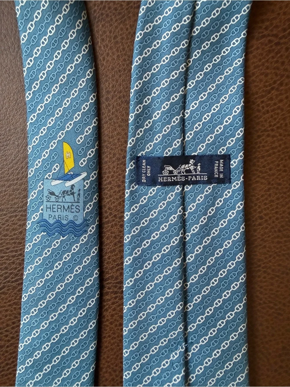 Hermès Silk Men's Tie - Classic Diagonal Chain Design